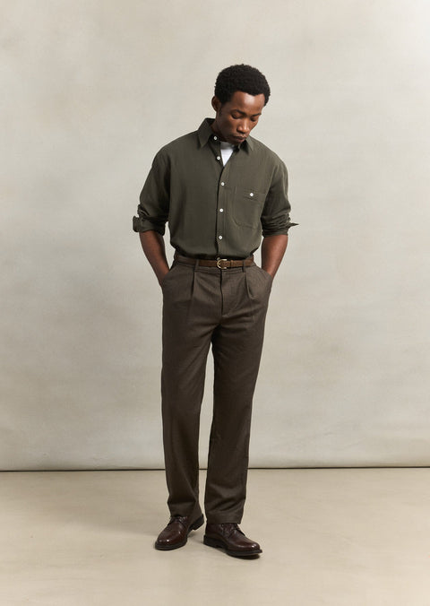 De Bonne Facture Olive Puppytooth English wool flannel One Pleat Trousers, full length front view