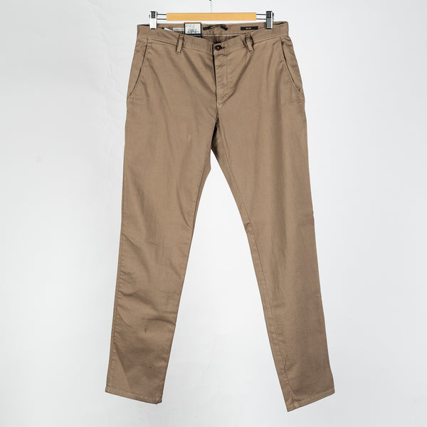 Light Brown 1582 Rob Chinos