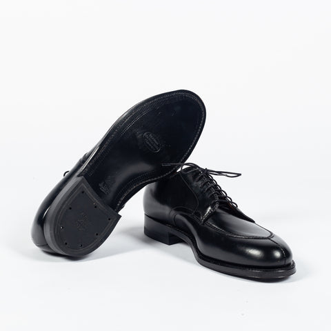 Single leather outsole and 270-degree flat welt on Alden 87150 shell cordovan blucher