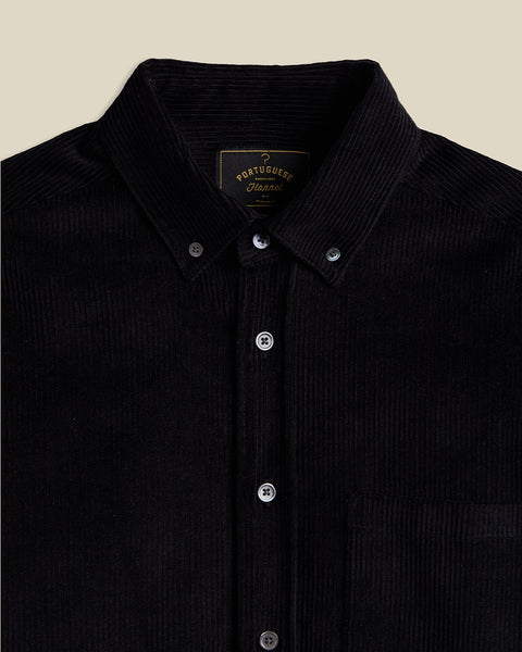 Portuguese Flannel Lobo in Black (front view)