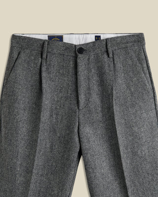 Portuguese Flannel Single Pleat Herringbone Trousers in Grey — Portugal