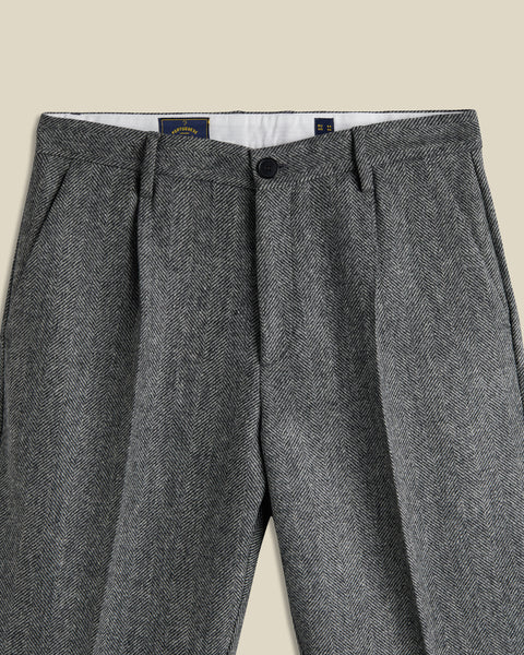Portuguese Flannel Single Pleat Herringbone Trousers in Grey — Portugal