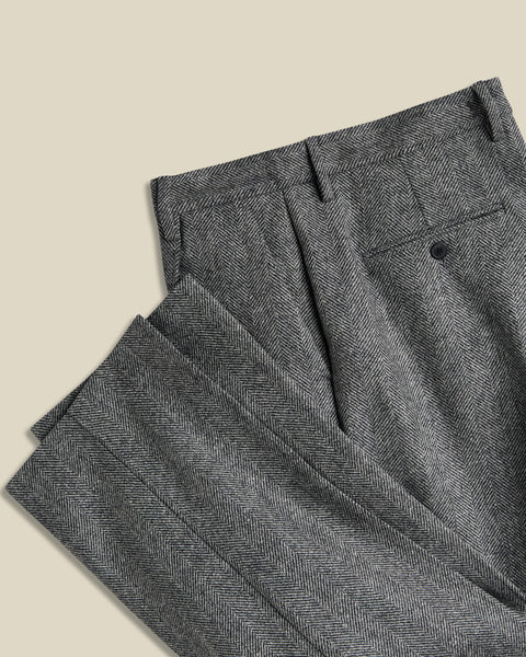 Portuguese Flannel Single Pleat Herringbone Trousers in Grey (front view)