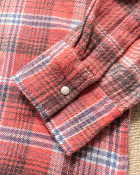 Snap cuff on the Cactus Flower Plaid washed flannel shirt