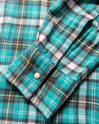 Snap cuff on the Thousand Lakes Plaid washed flannel shirt
